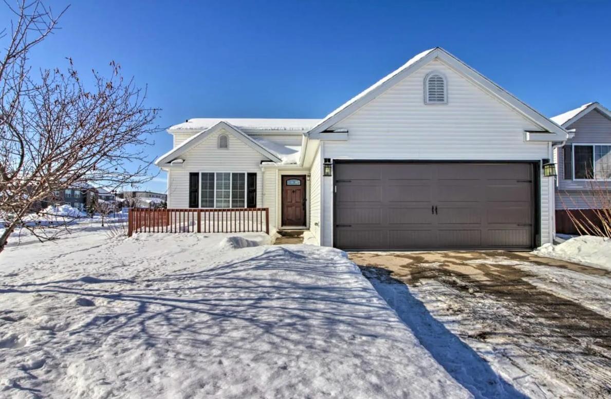 Welcoming West Fargo Retreat W Backyard Βίλα Εξωτερικό φωτογραφία
